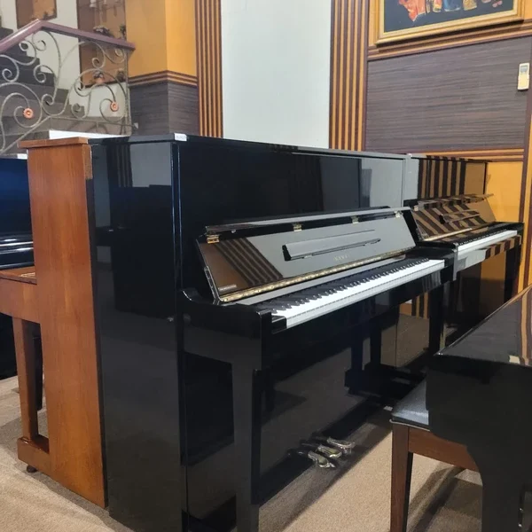 Piano Kawai K-18E