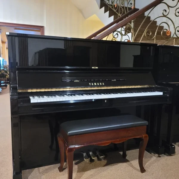 Piano Yamaha U1-A