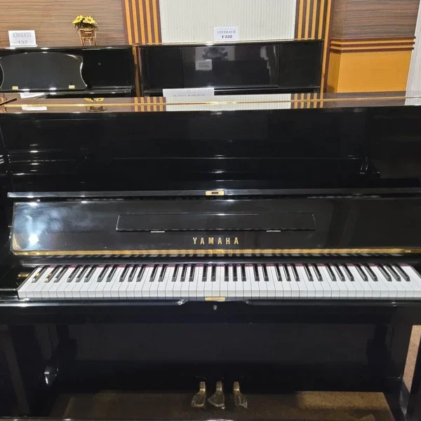 Piano Yamaha U1-H