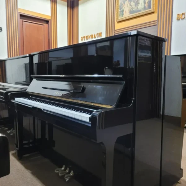 Piano Yamaha U1-H