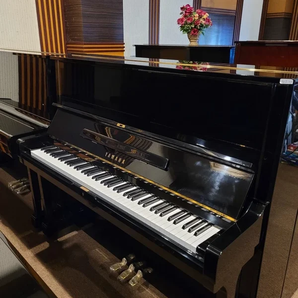 Piano Yamaha U2-H