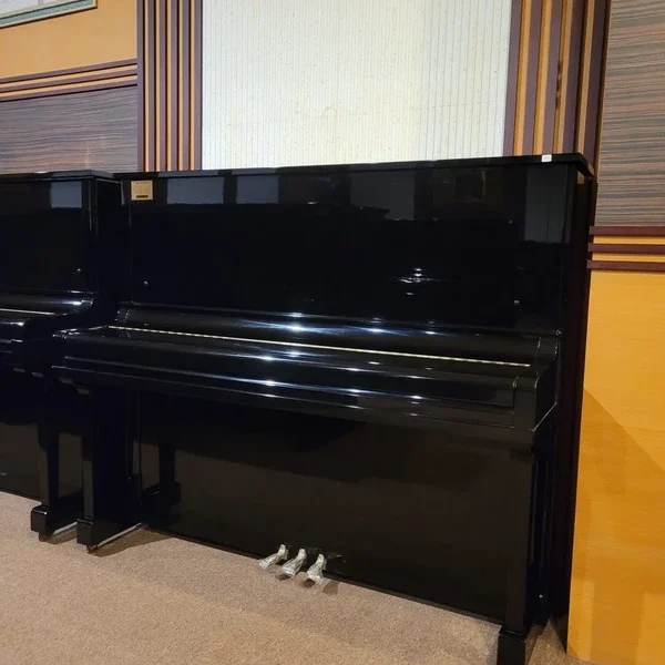 Piano Yamaha U30-BL