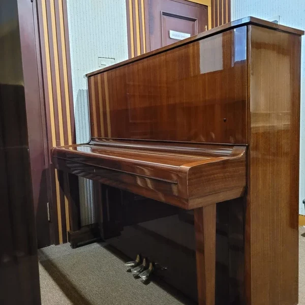 Piano Yamaha U5-E