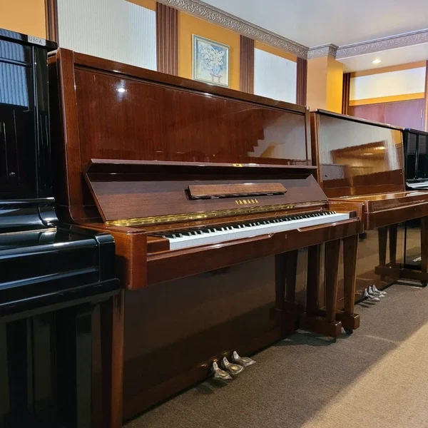Piano Yamaha U7-H