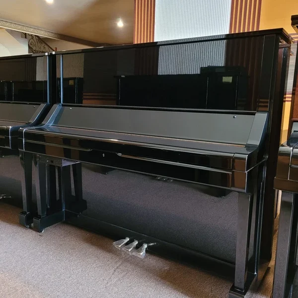 Piano Yamaha UX