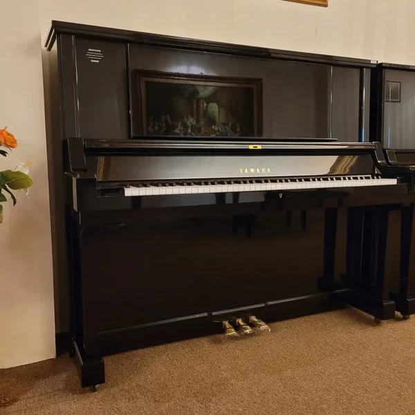 Piano Yamaha YUS