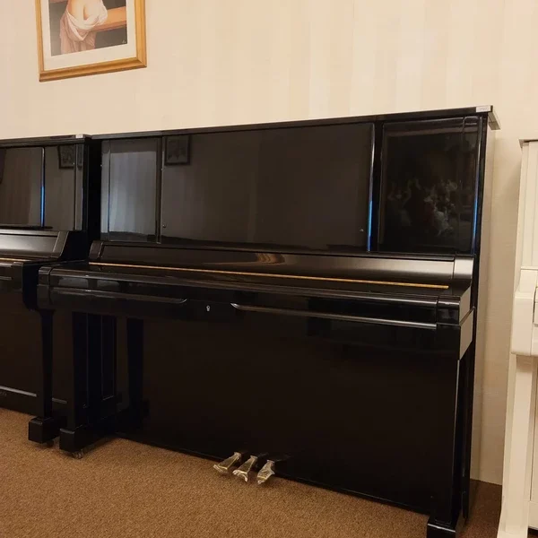 Piano Yamaha YUX
